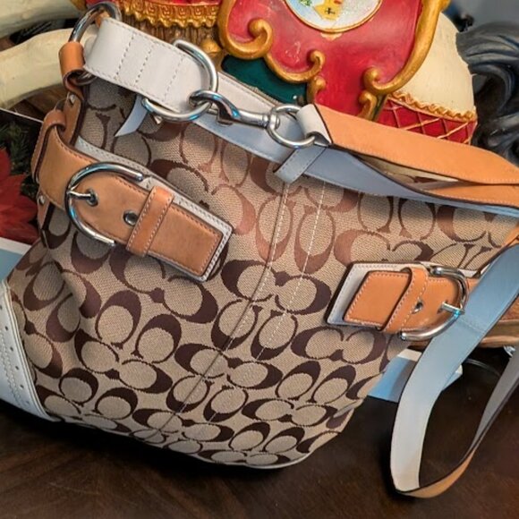 O1 VNTG COACH Signature Buckle Hobo Bag (Like New) - Picture 2 of 12